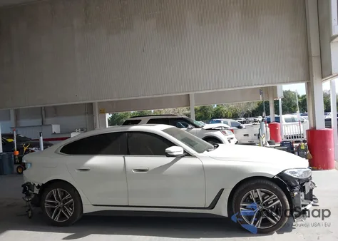 2022 BMW 430I Gran Coupe z USA, uszkodzony, nr VIN WBA63AV05NFM68694